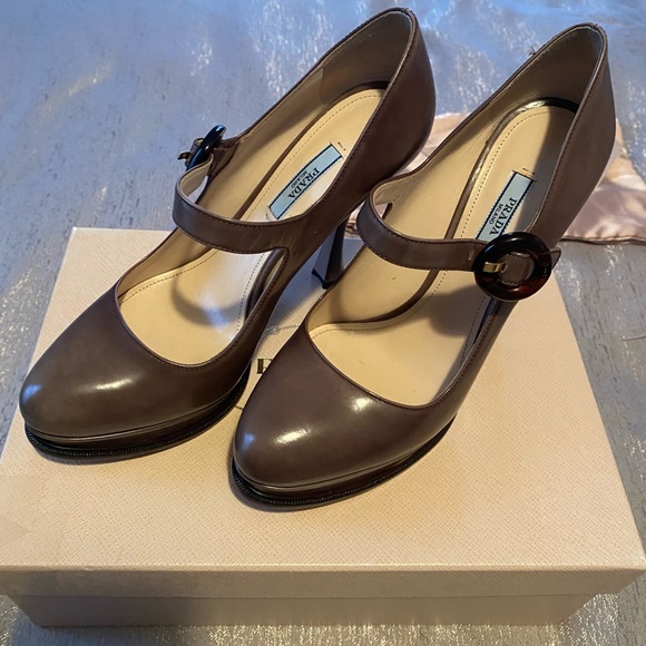 Prada - NWOT - Spazzolato Fume Mary Jane Heels - Picture 3 of 7